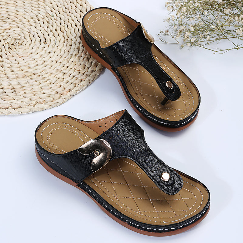 2023 Summer New Women's Metal Decor Feature Pattern Wedge Flip-Flops