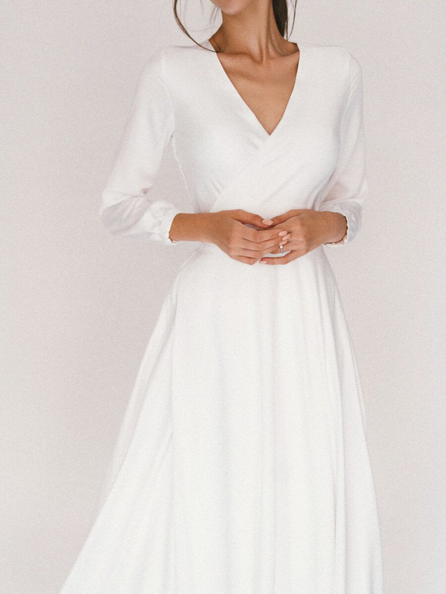 White retro V-neck long sleeve dress