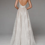 Fashionable sleeveless suspender evening dress